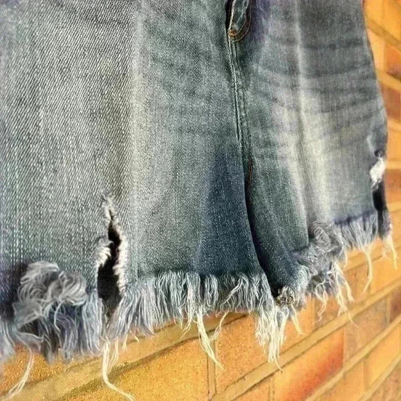 Loft medium wash frayed hem distressed blue jeans shorts - Picture 4 of 7